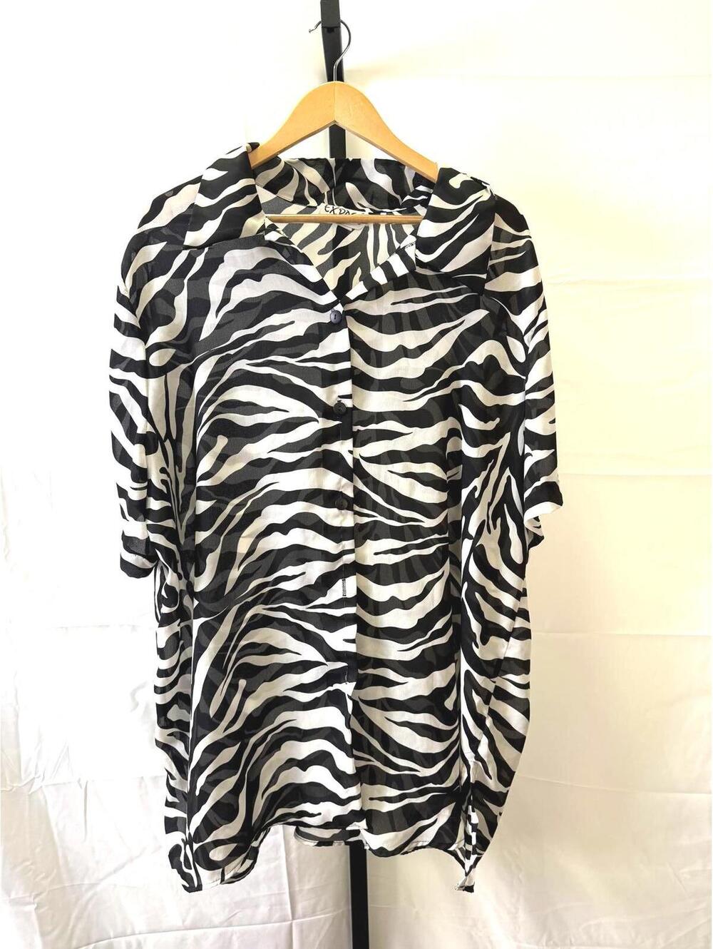 Black and White Zebra Print Button-Up Shirt Expose 2x